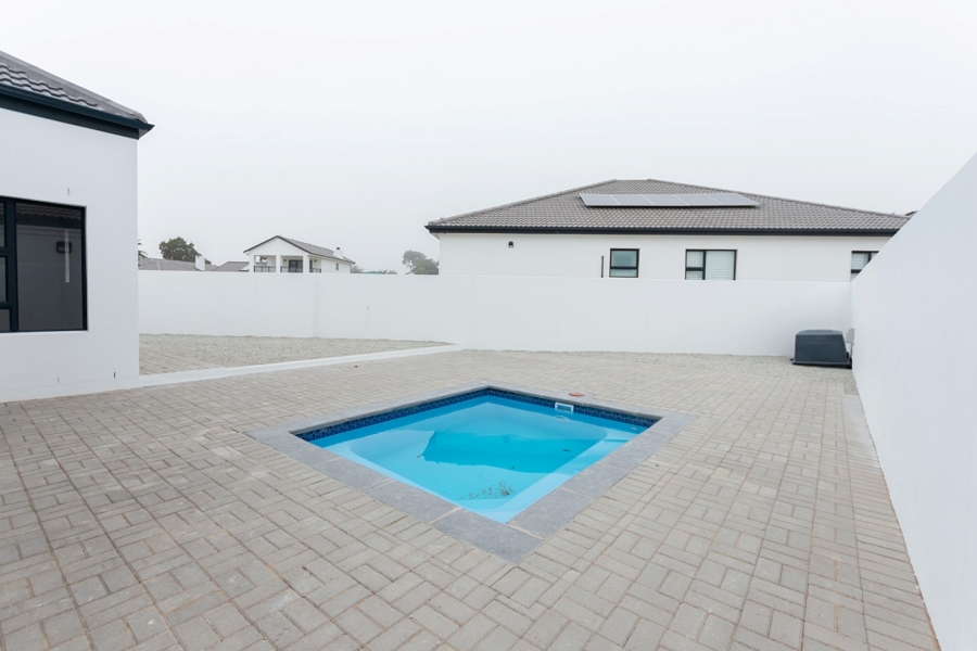 3 Bedroom Property for Sale in Sandy Point Western Cape